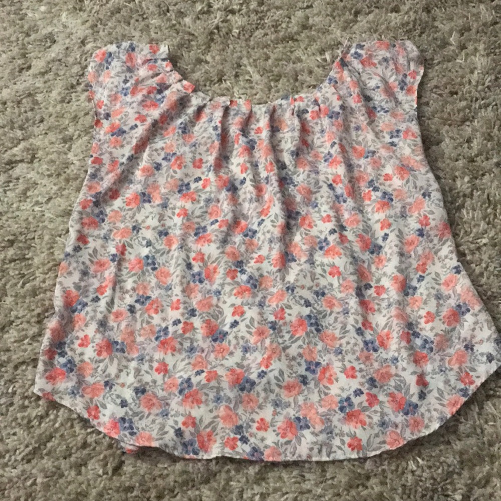 Lightweight Floral tank top with keyhole back S
